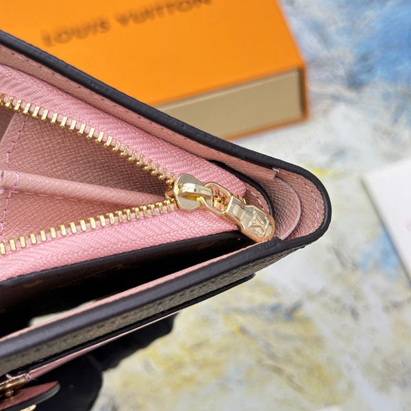 LVコピーウォレット着用イメージ